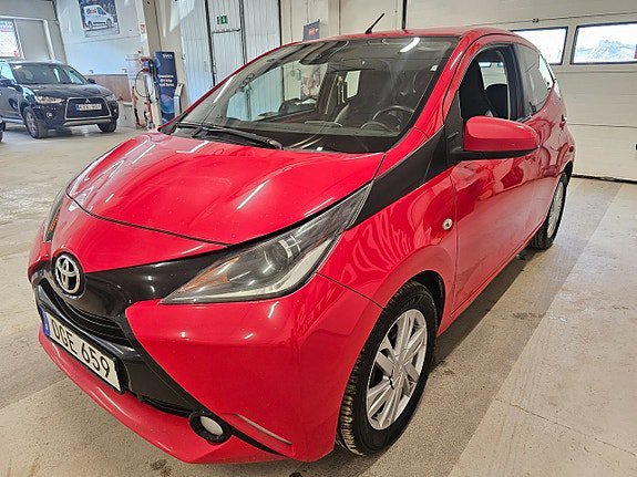 Vehicle Image 5