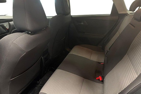 Vehicle Image 12