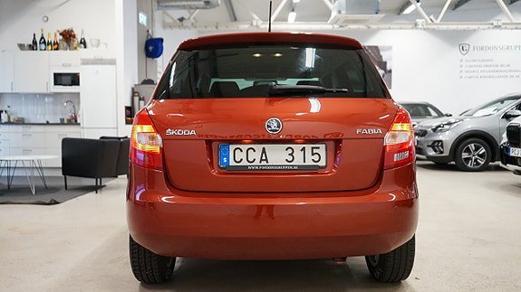Vehicle Image 6
