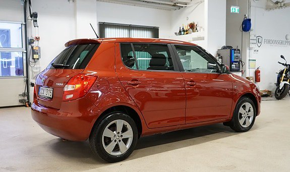 Vehicle Image 8