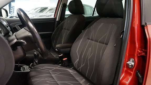 Vehicle Image 12