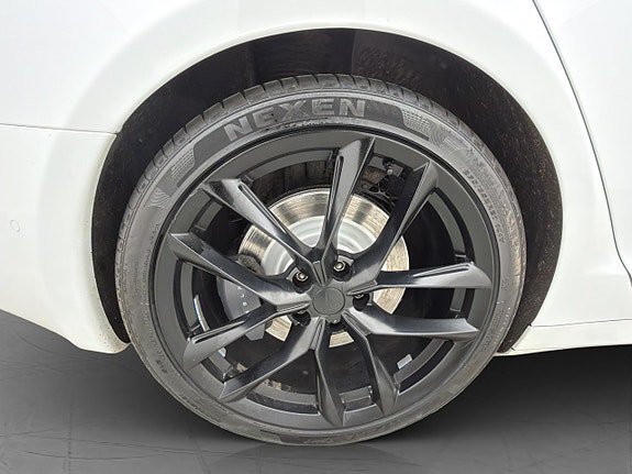 Vehicle Image 35