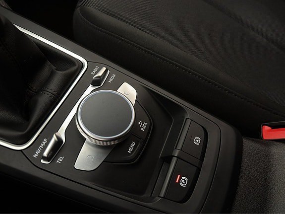 Vehicle Image 17