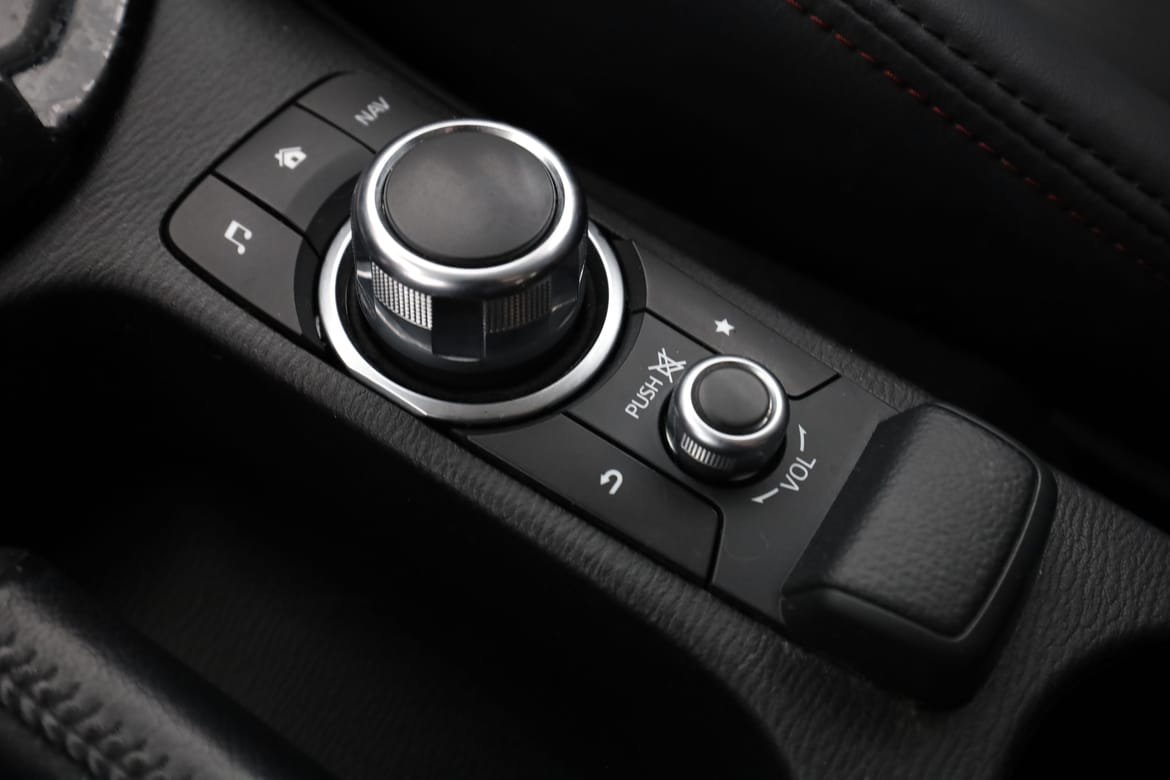 Vehicle Image 25