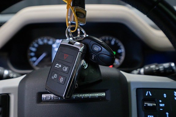 Vehicle Image 24