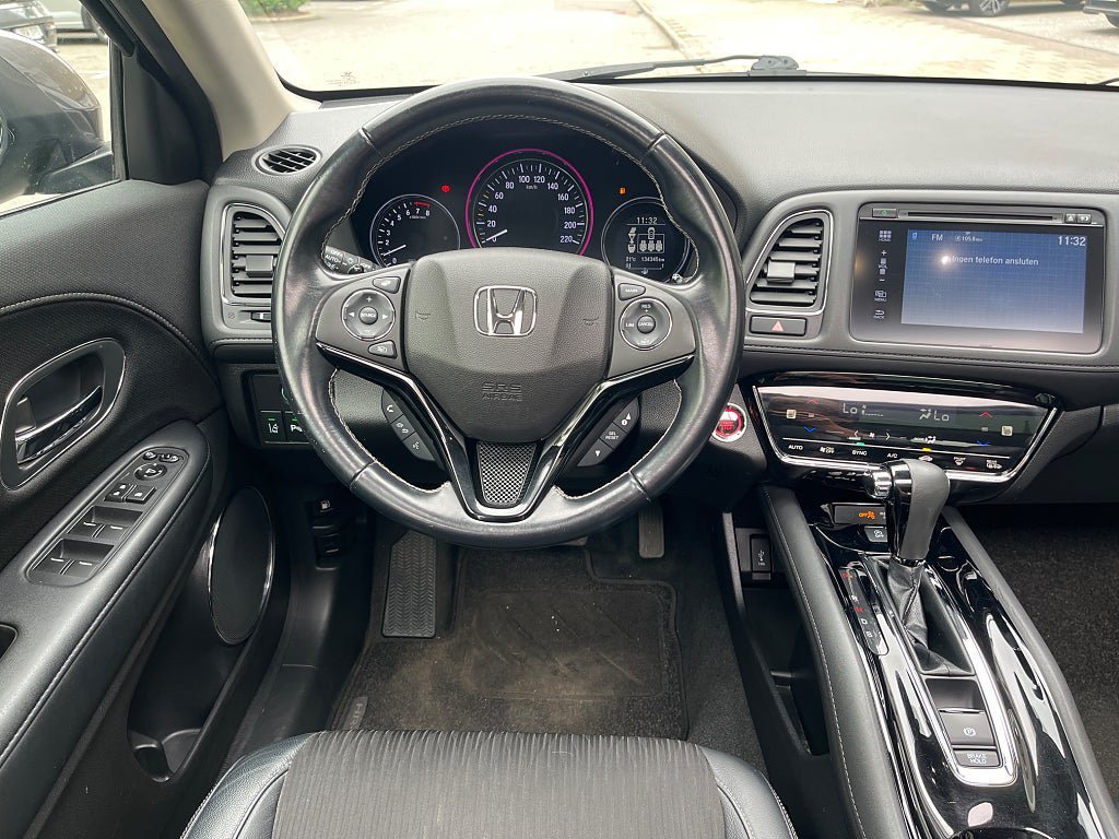Vehicle Image 11