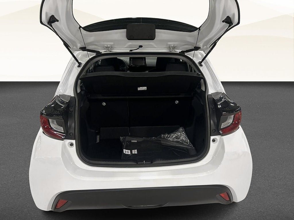 Vehicle Image 13