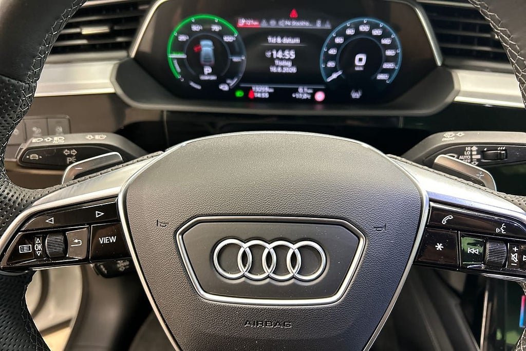 Vehicle Image 25