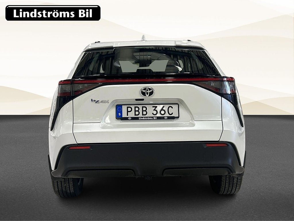 Vehicle Image 8