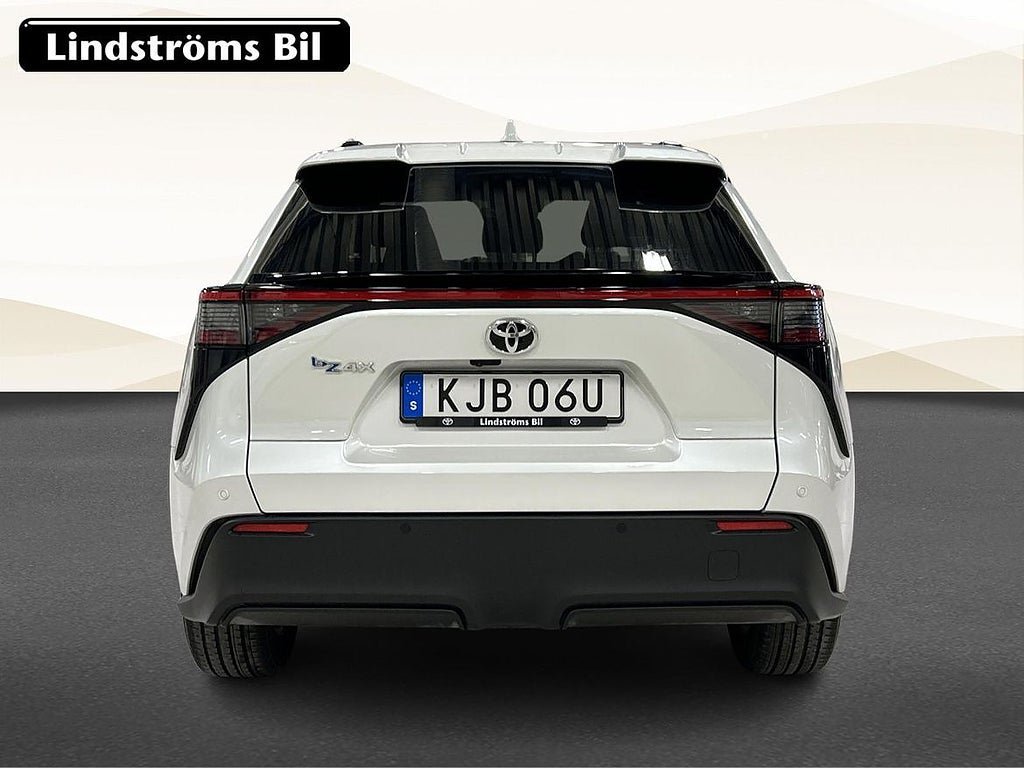 Vehicle Image 8