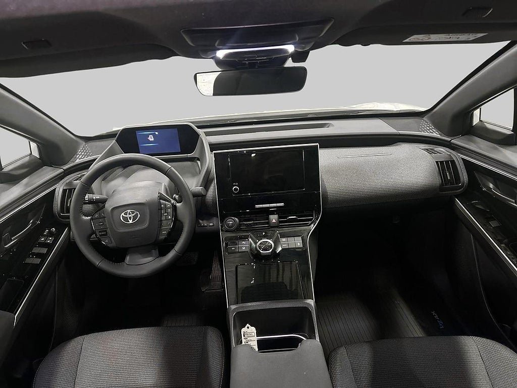 Vehicle Image 12