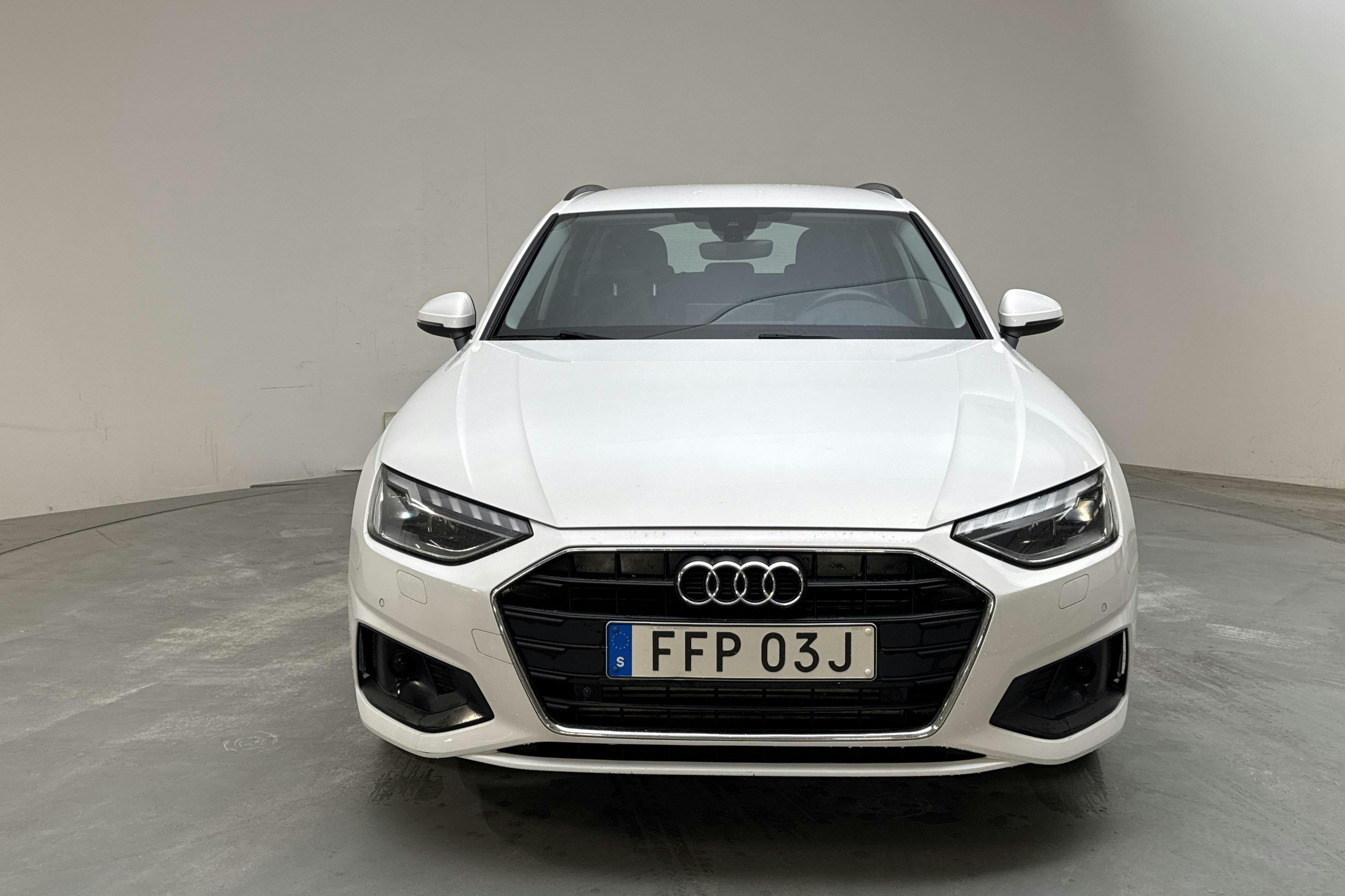 Vehicle Image 4