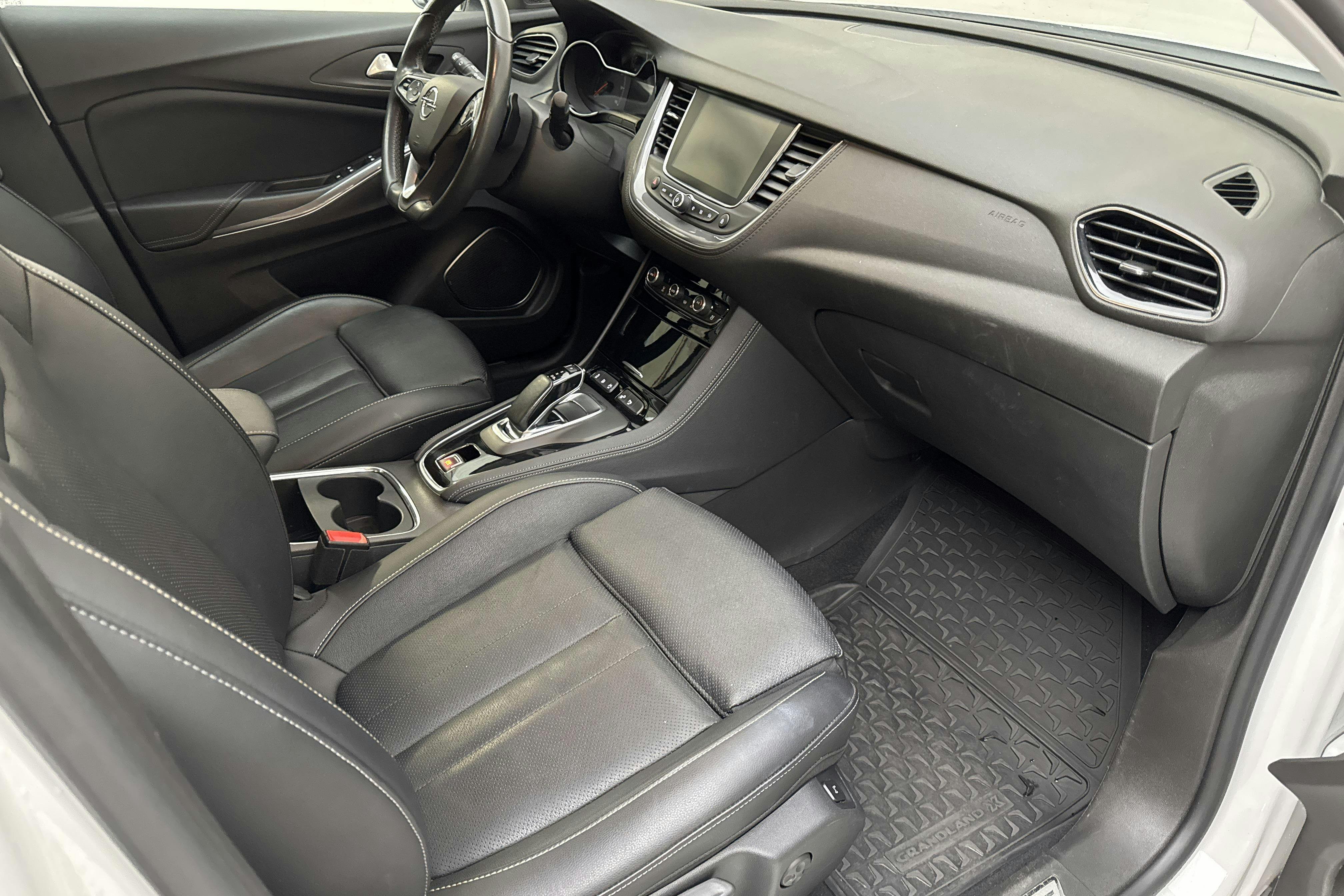 Vehicle Image 7