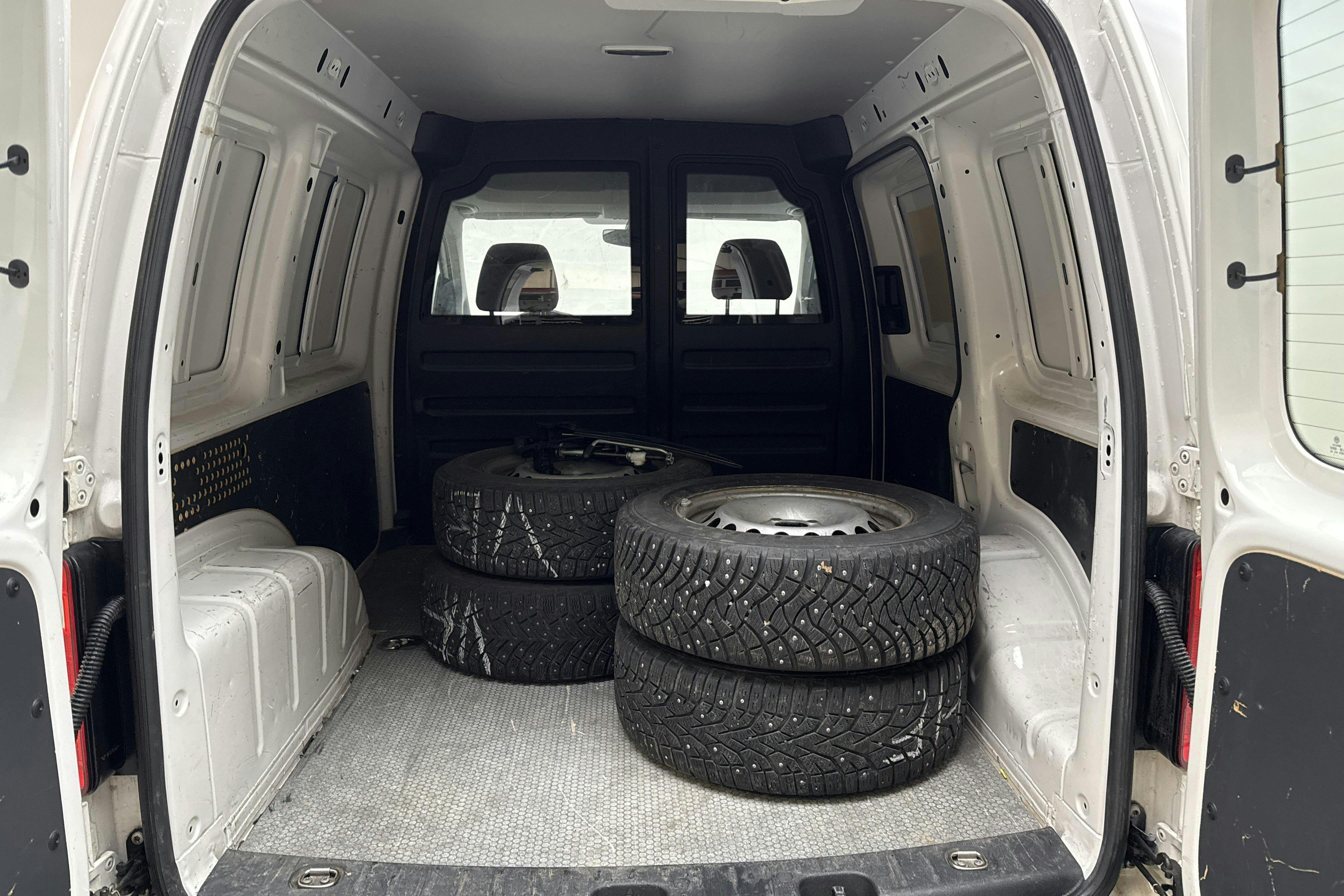 Vehicle Image 8