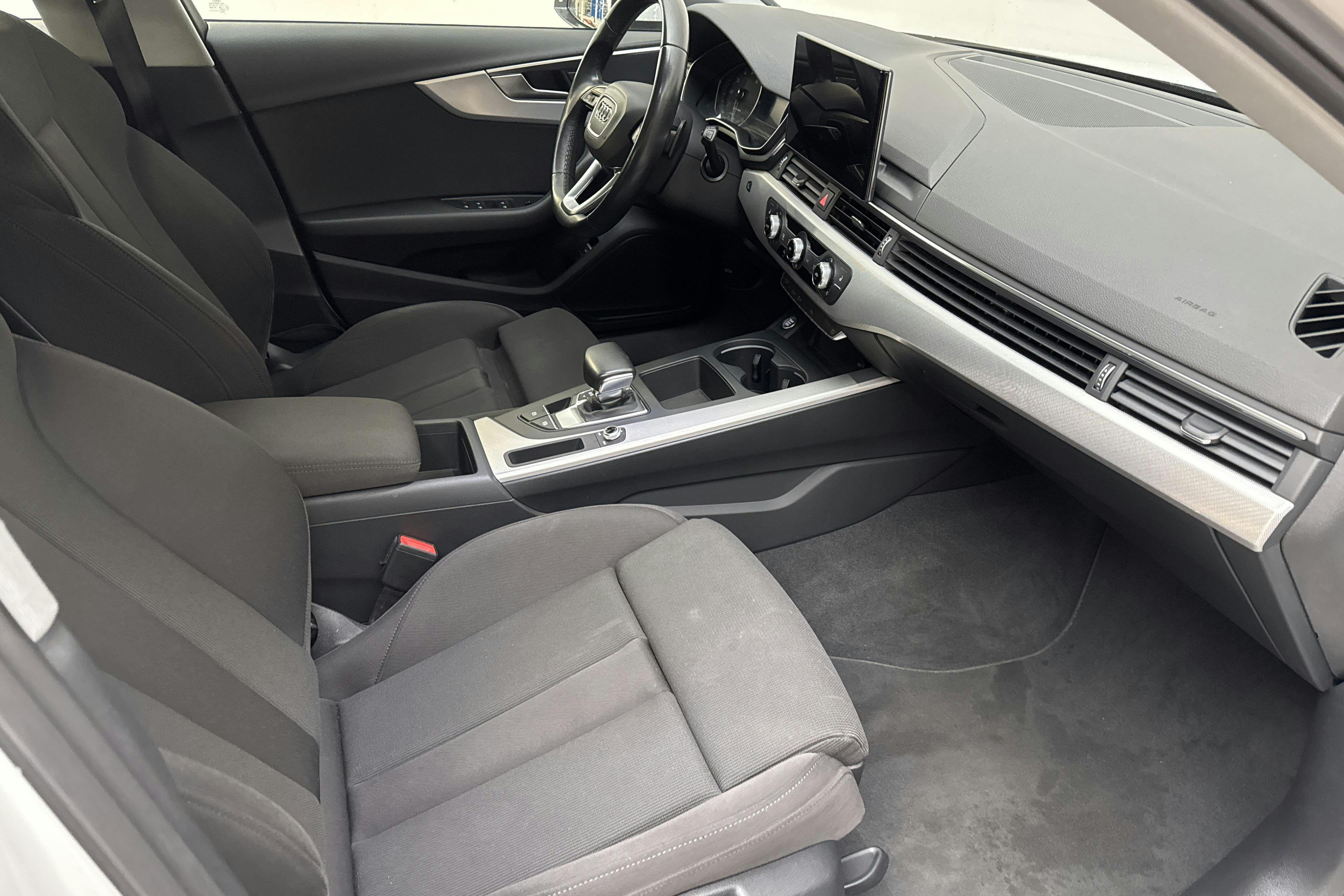 Vehicle Image 7