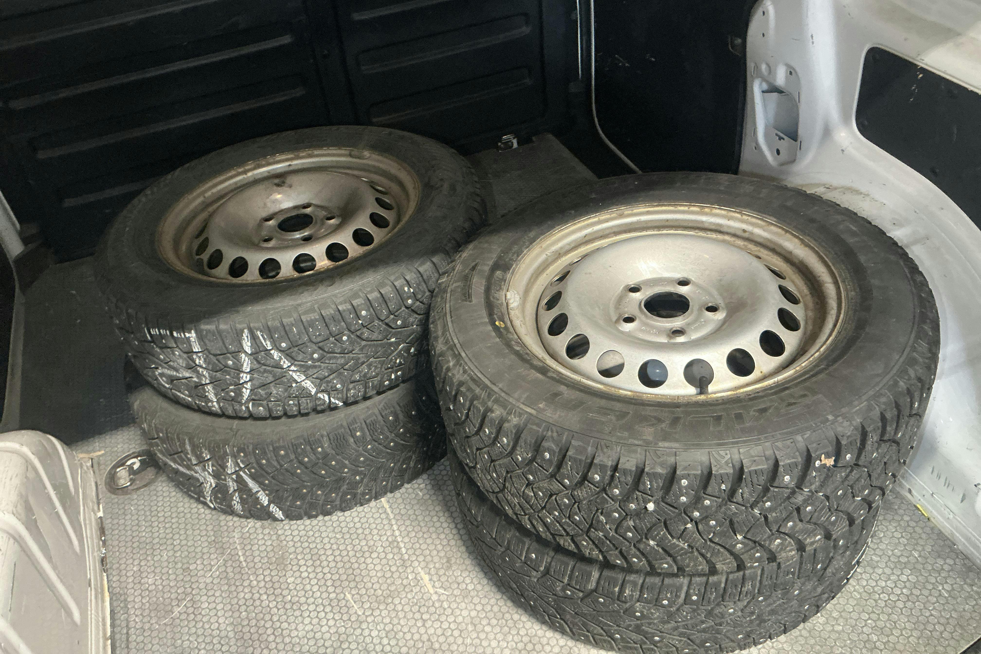 Vehicle Image 10