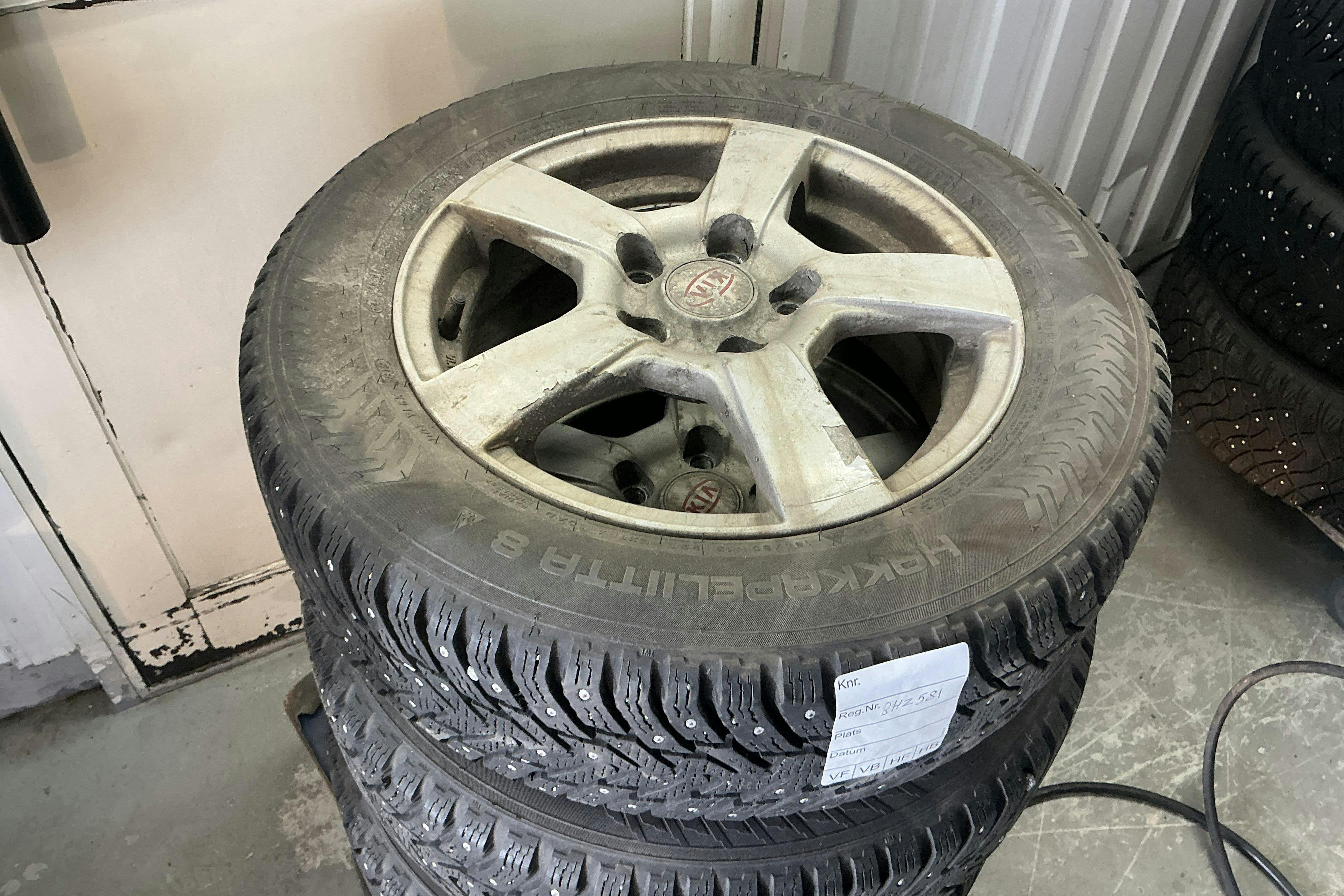 Vehicle Image 11