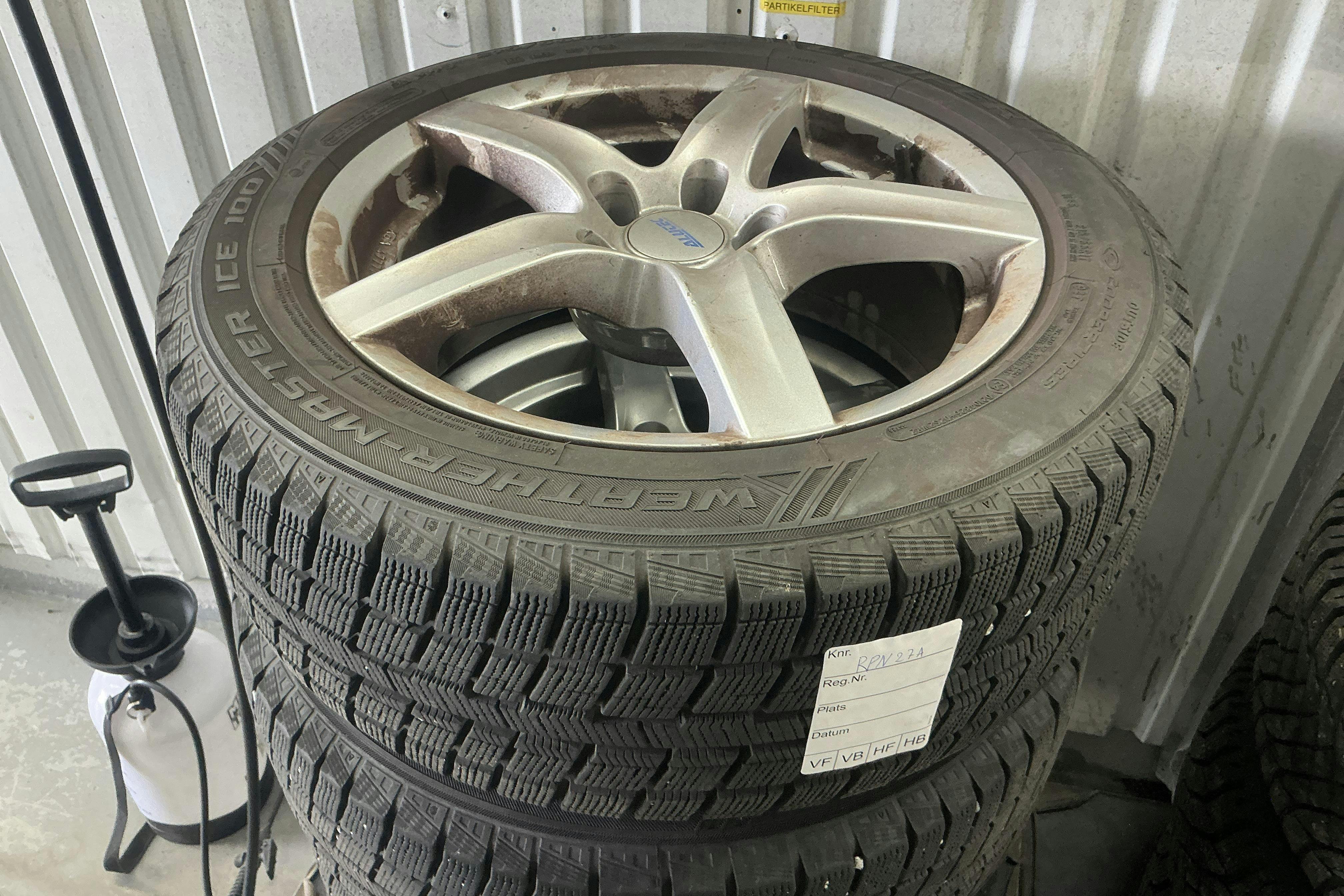 Vehicle Image 11