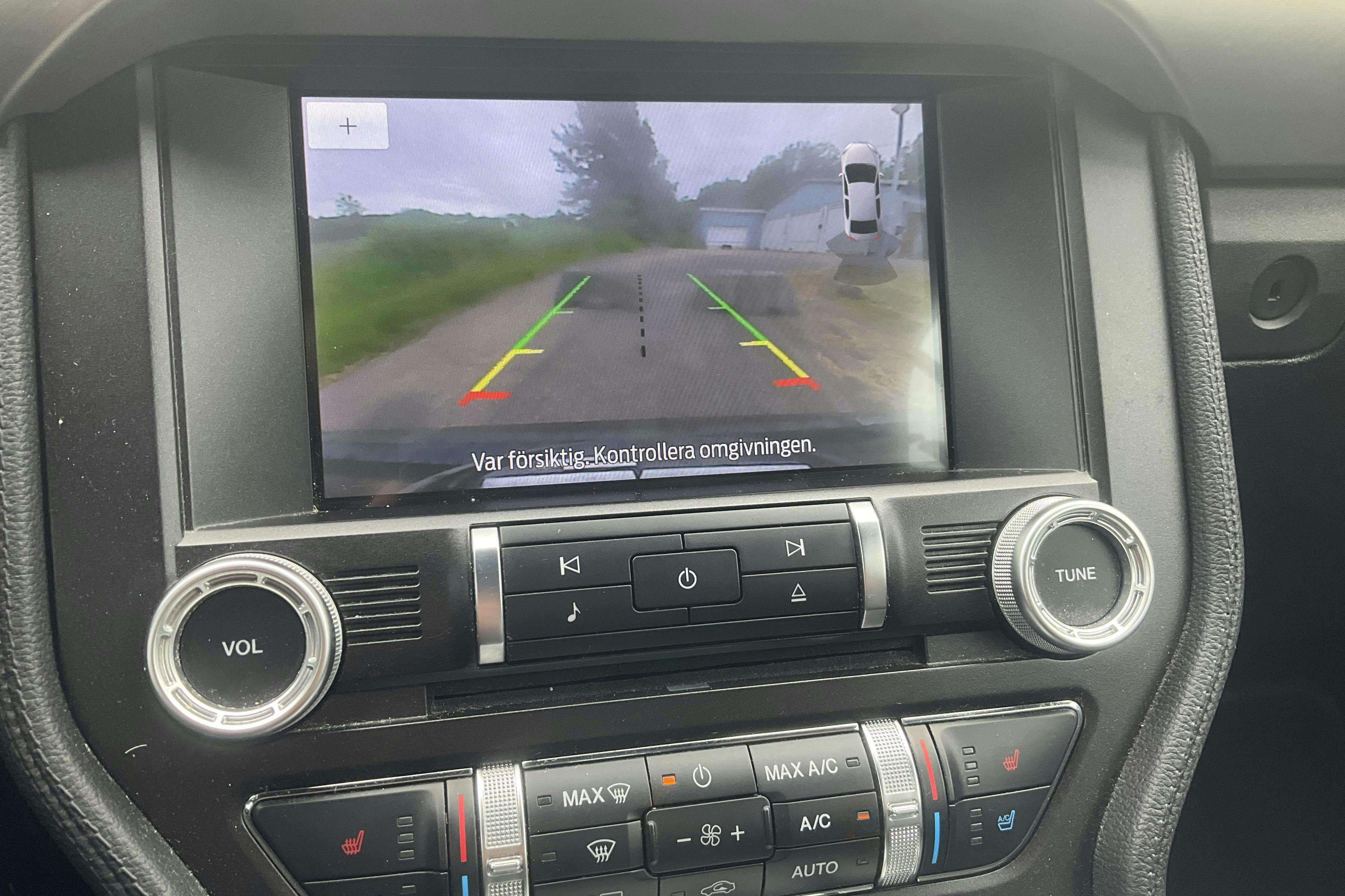 Vehicle Image 16