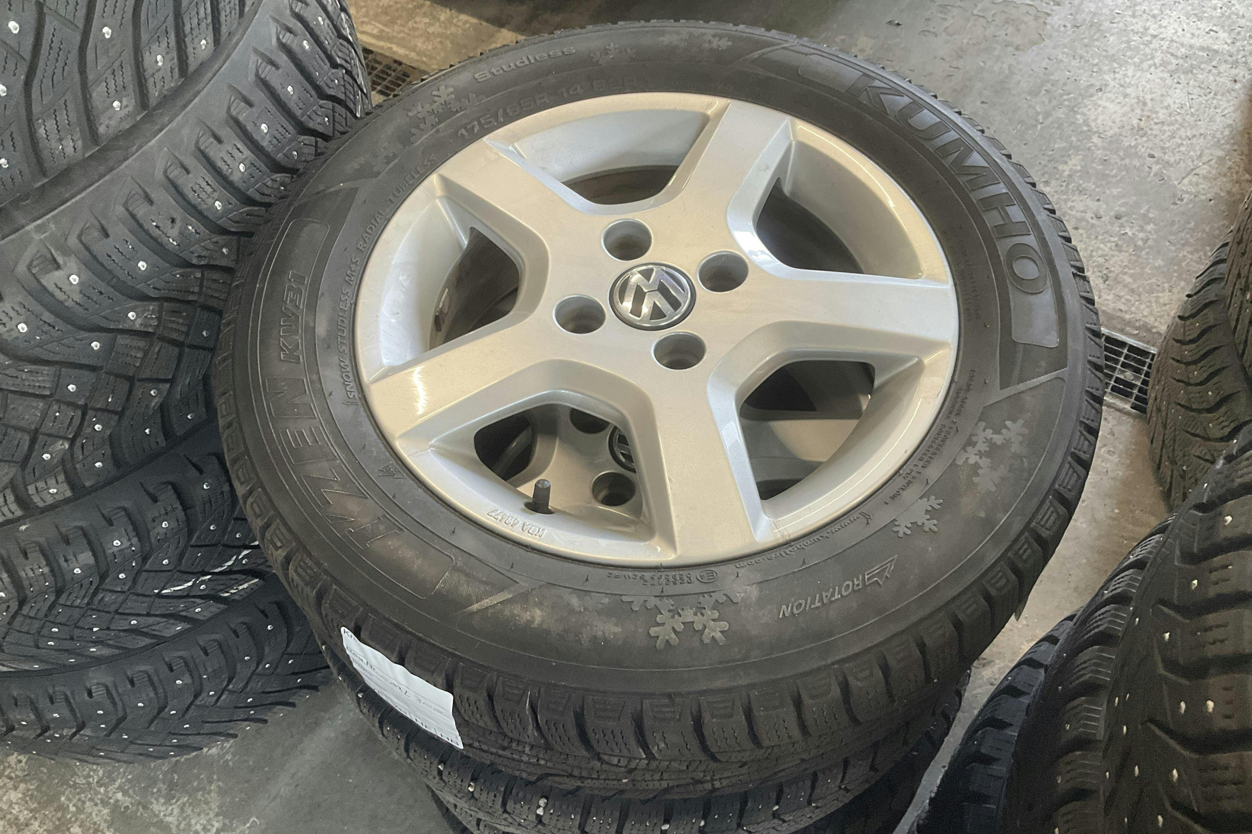 Vehicle Image 15