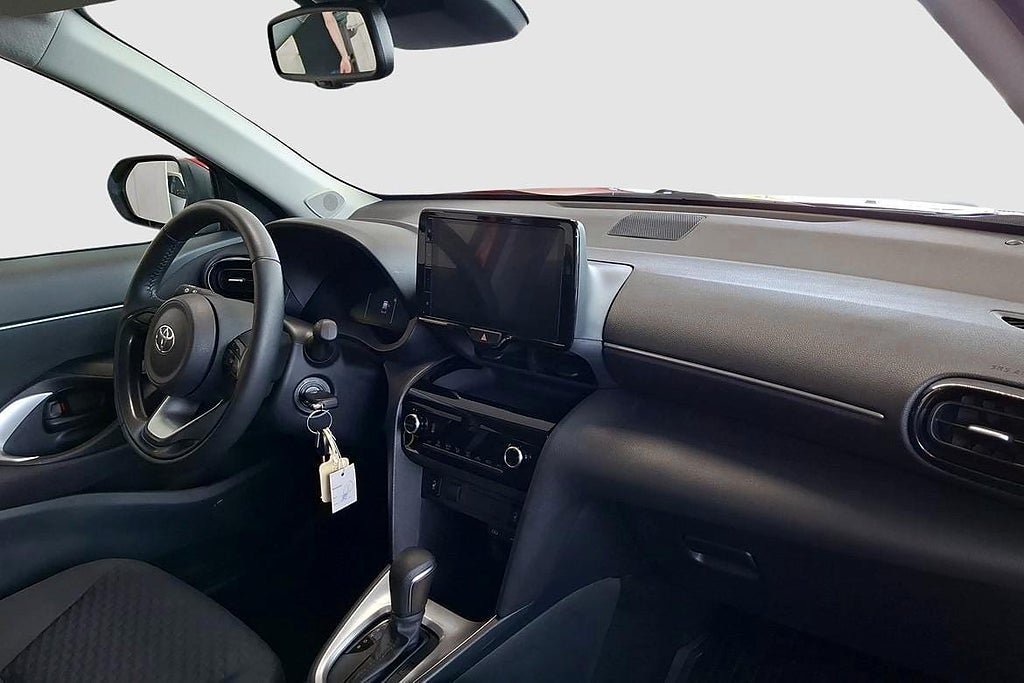 Vehicle Image 8