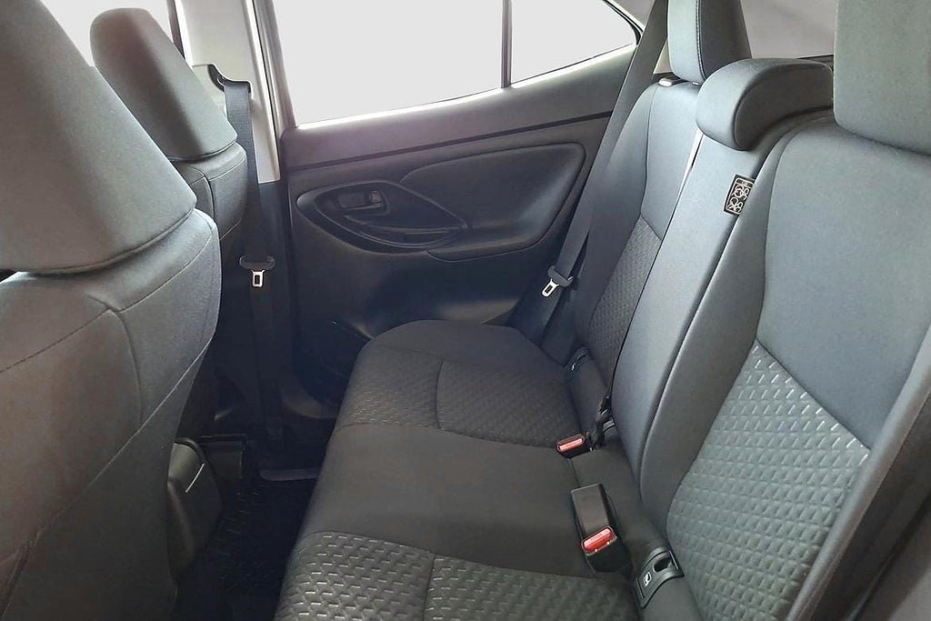 Vehicle Image 9