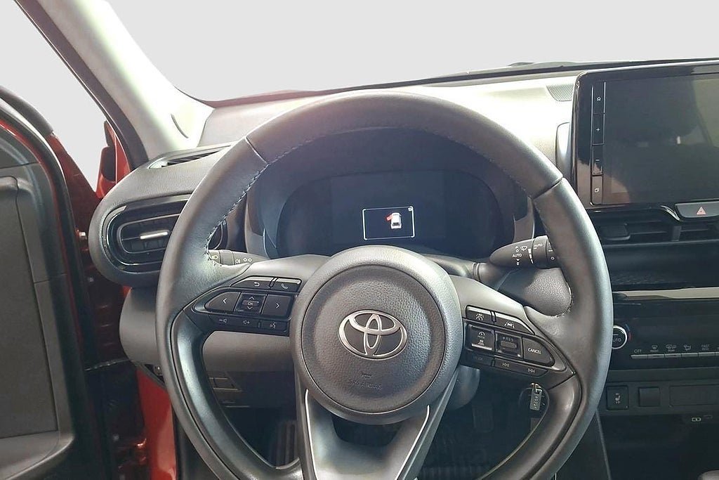 Vehicle Image 11