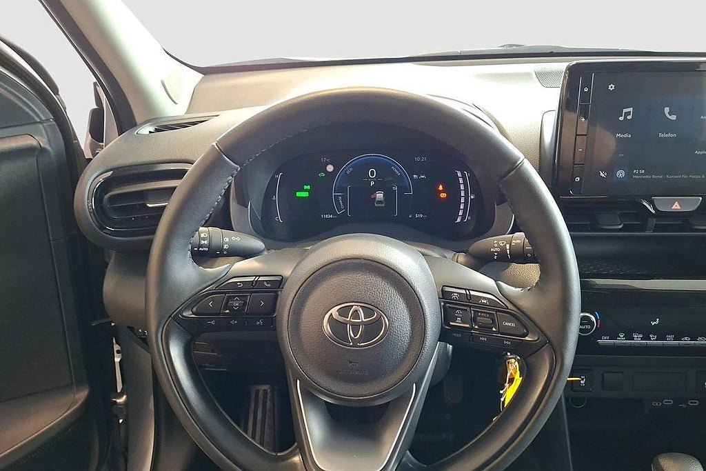 Vehicle Image 11