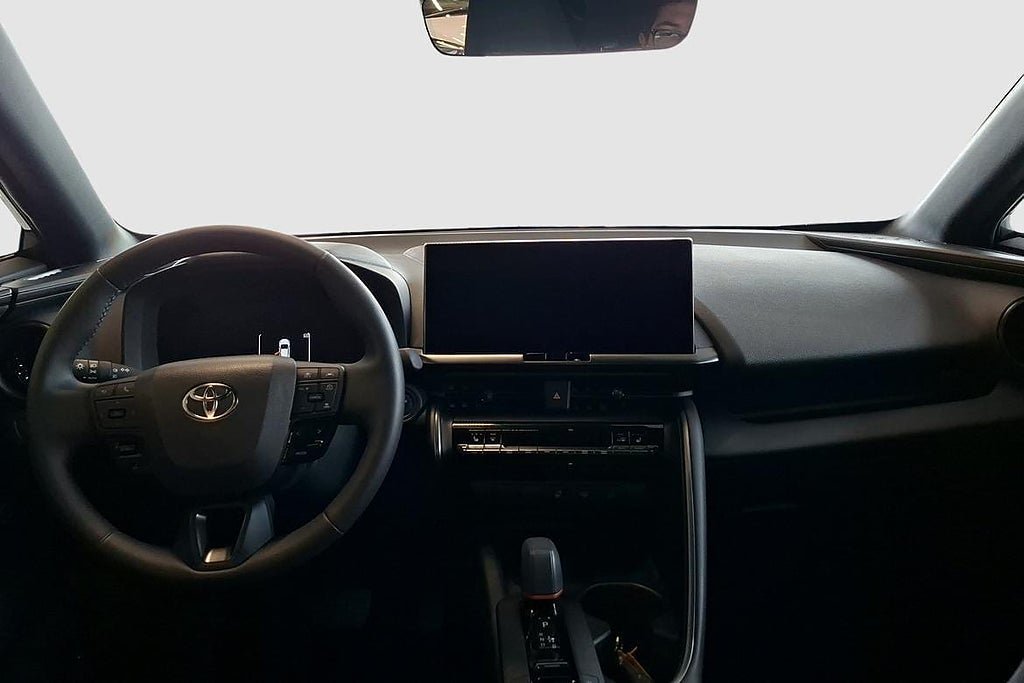 Vehicle Image 10