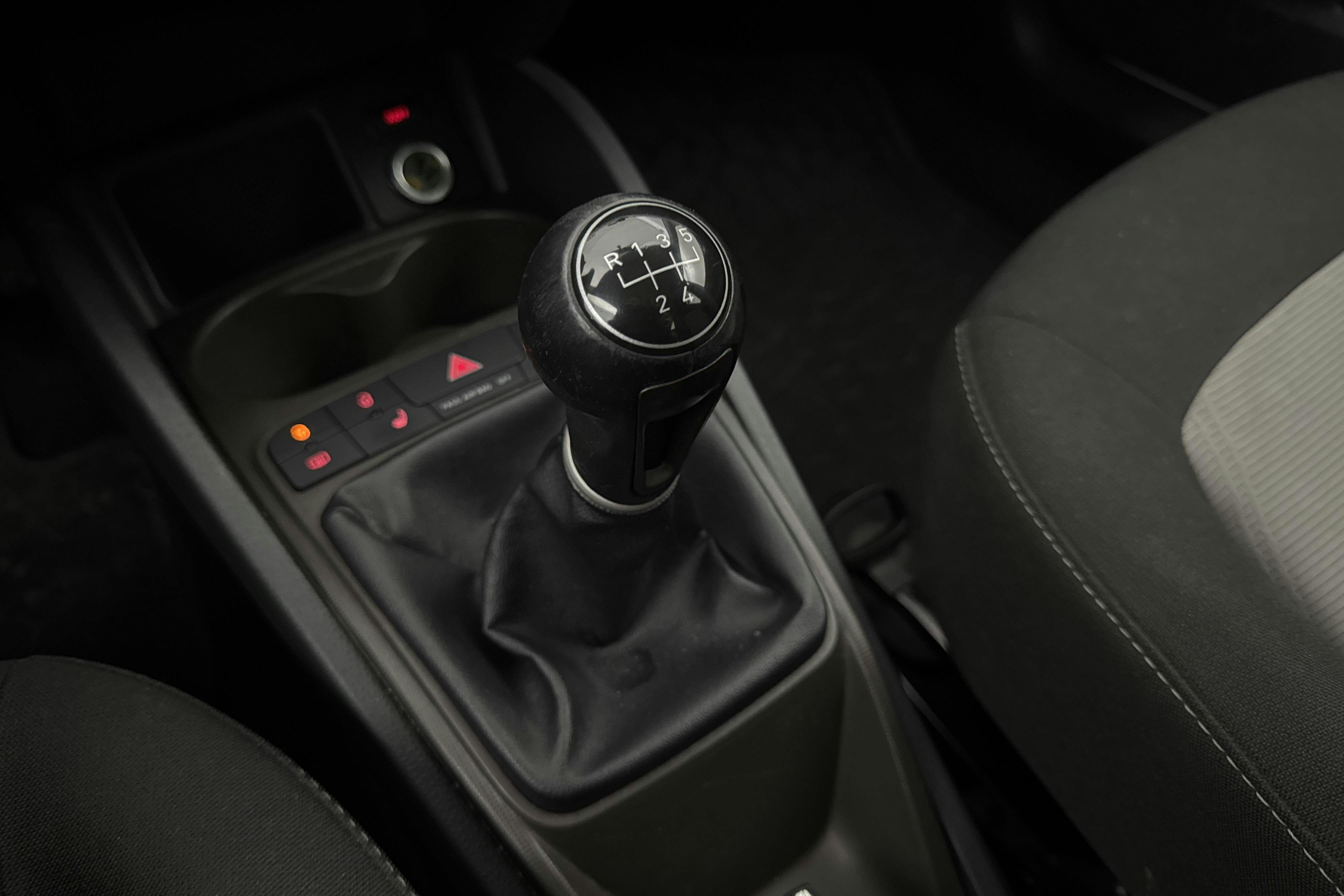 Vehicle Image 12