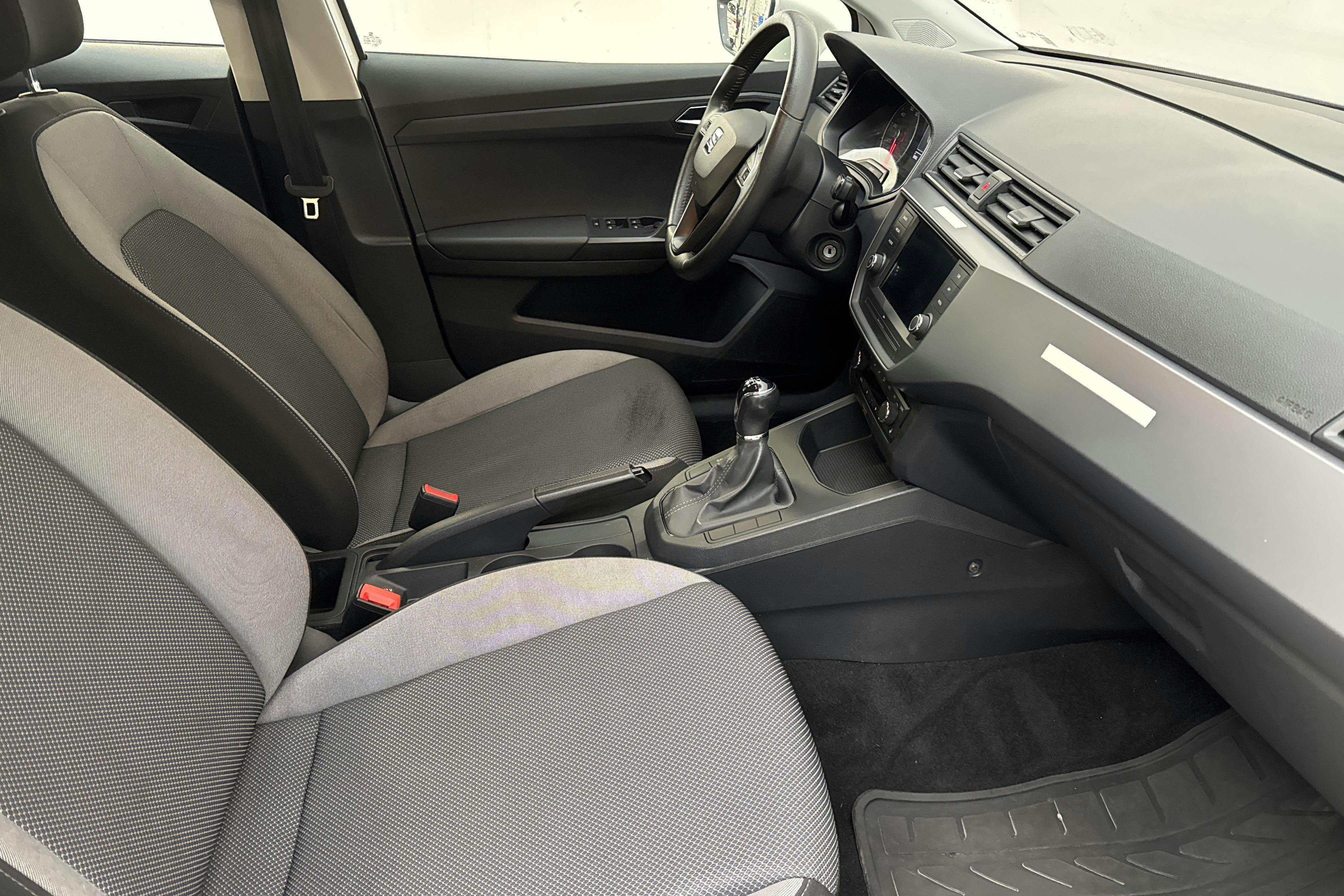 Vehicle Image 9