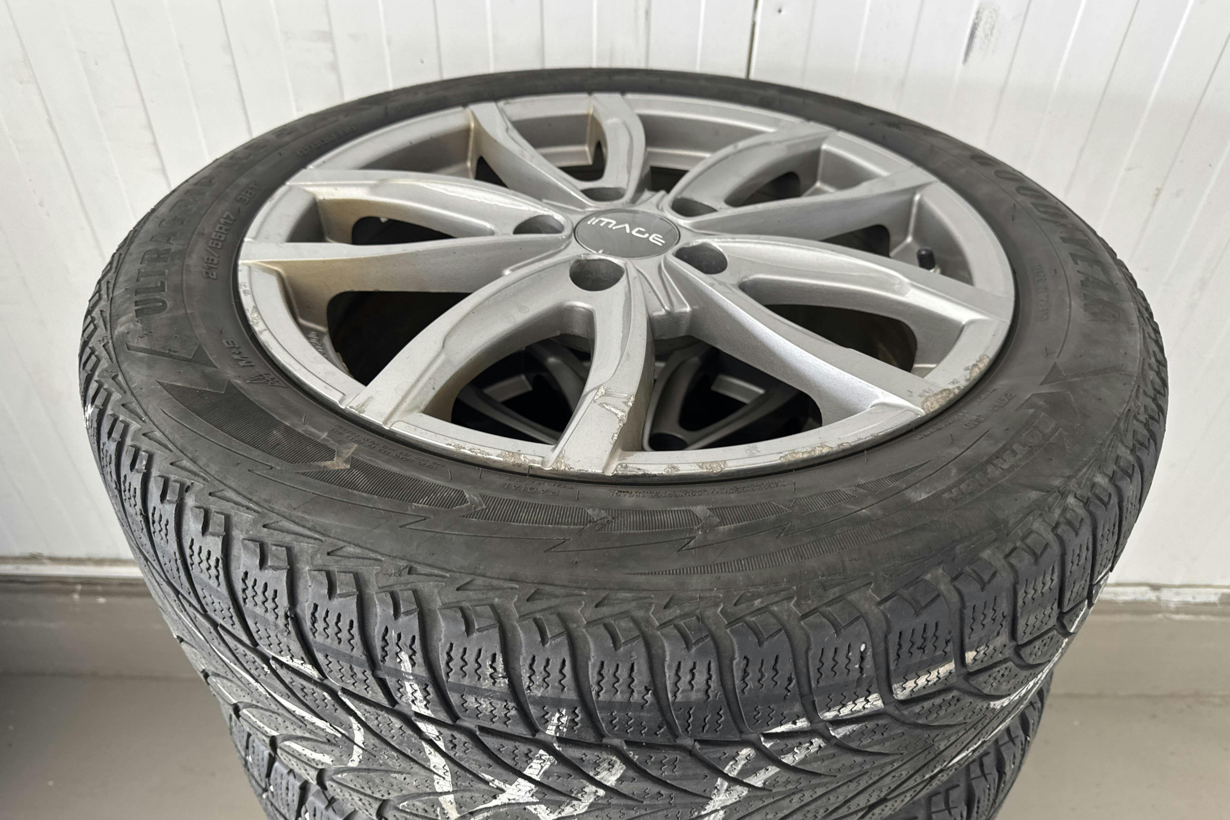 Vehicle Image 16