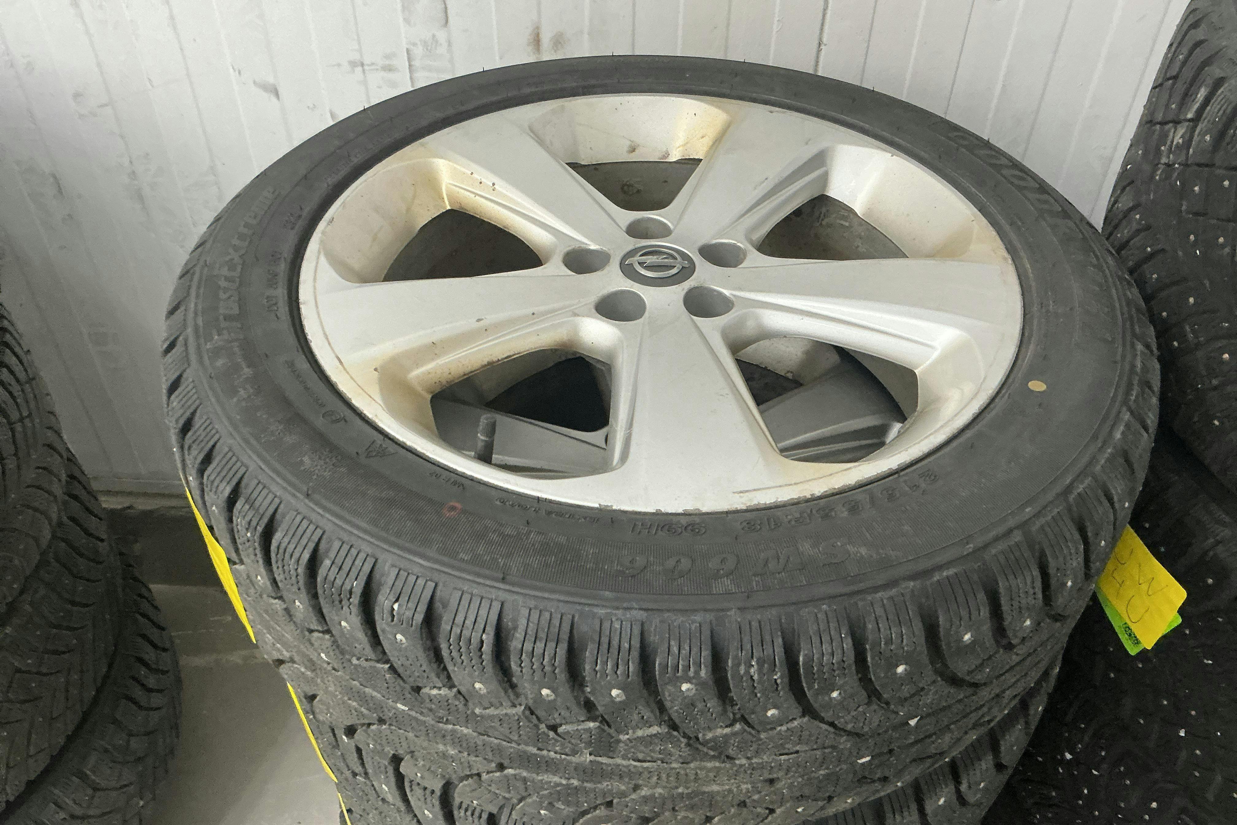 Vehicle Image 15