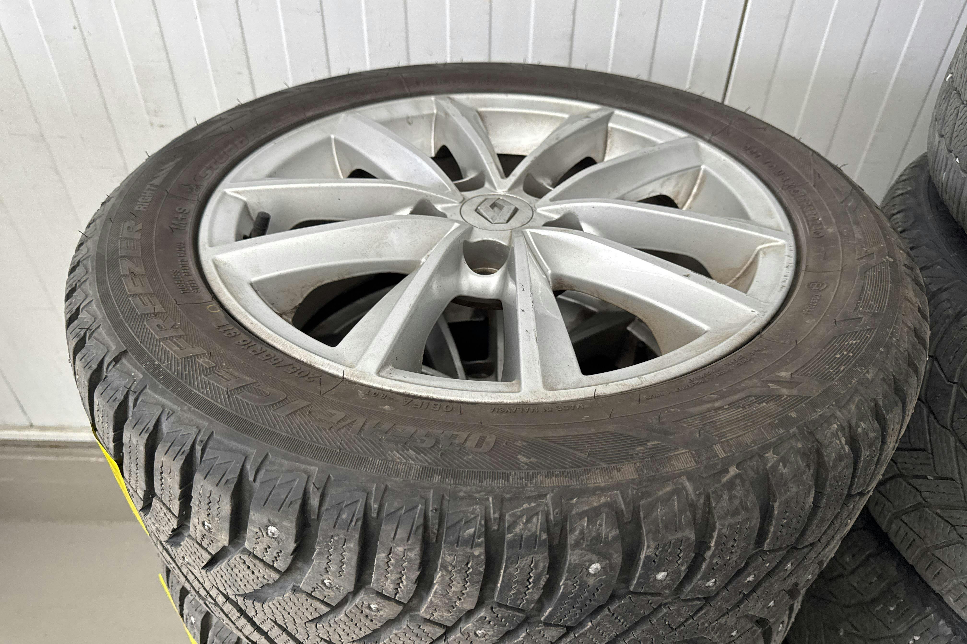 Vehicle Image 15