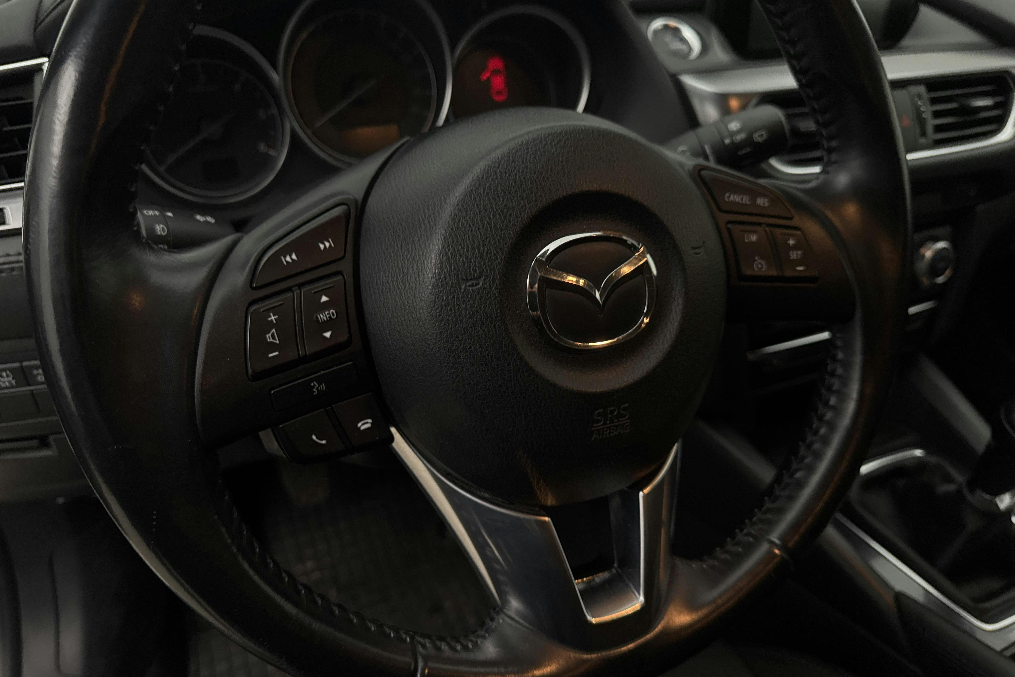 Vehicle Image 14
