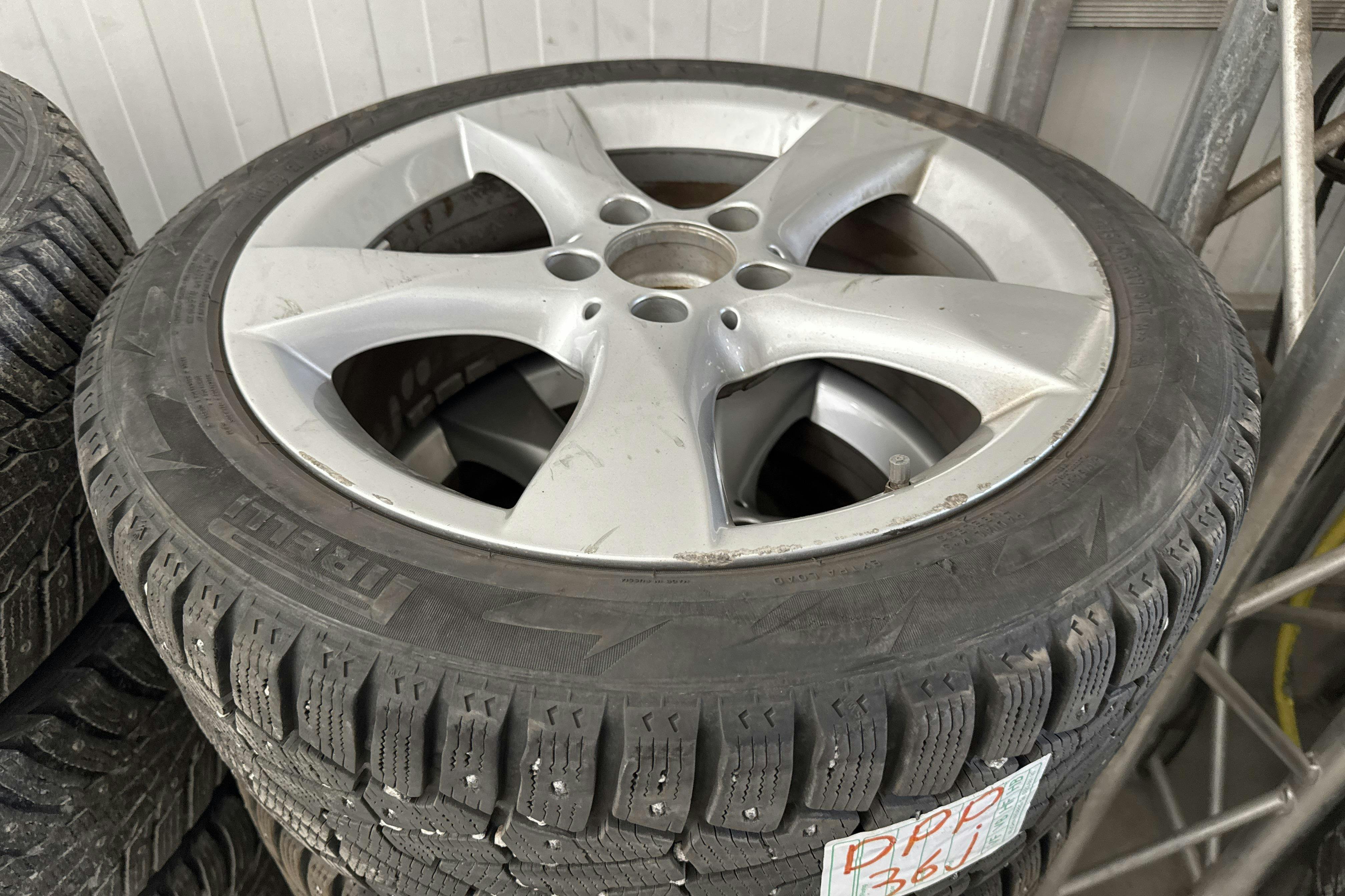 Vehicle Image 15