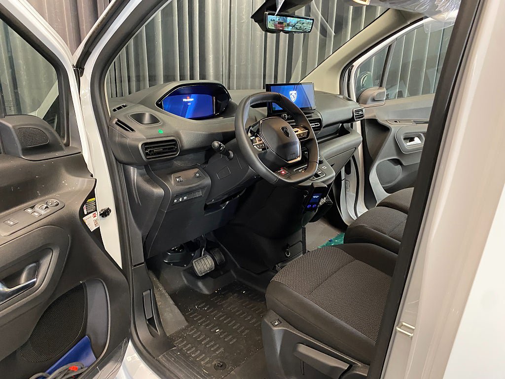 Vehicle Image 36