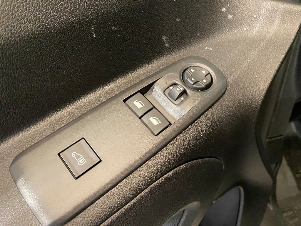 Vehicle Image 38