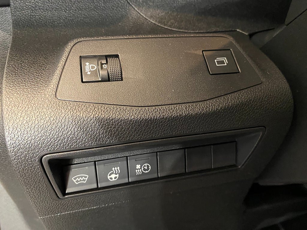Vehicle Image 48