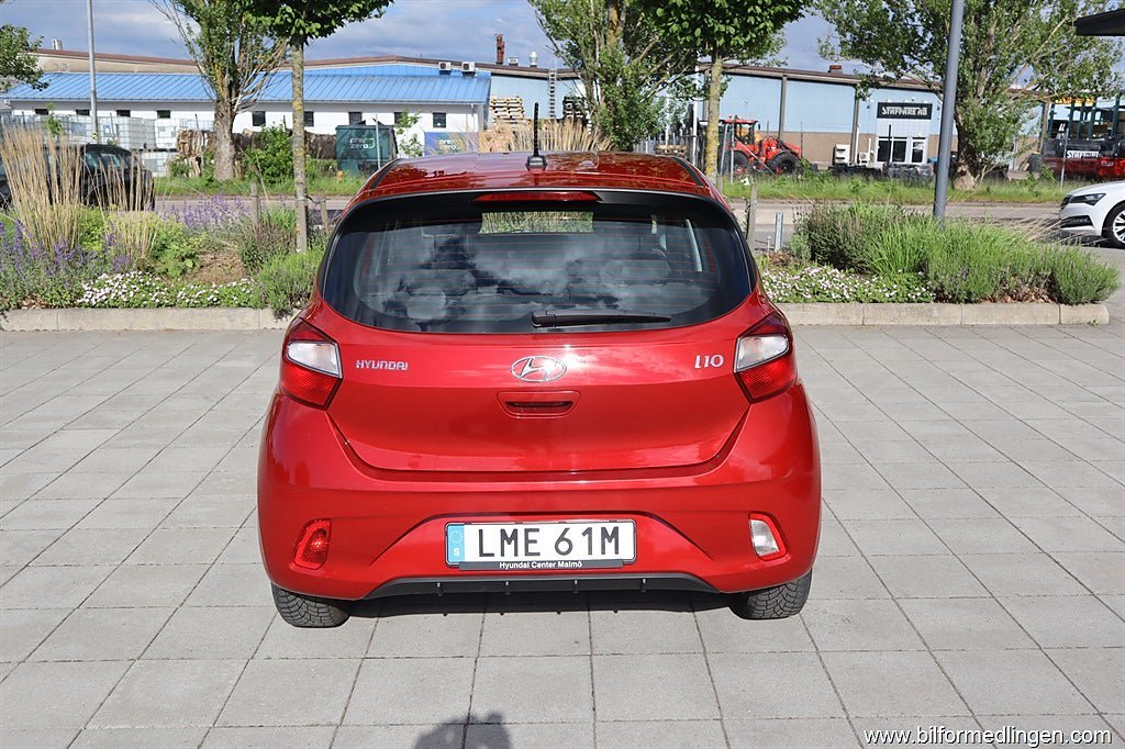 Vehicle Image 18