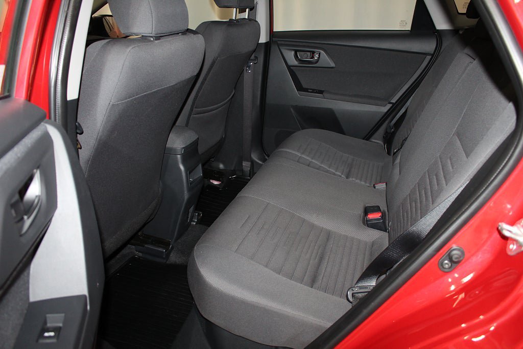 Vehicle Image 25