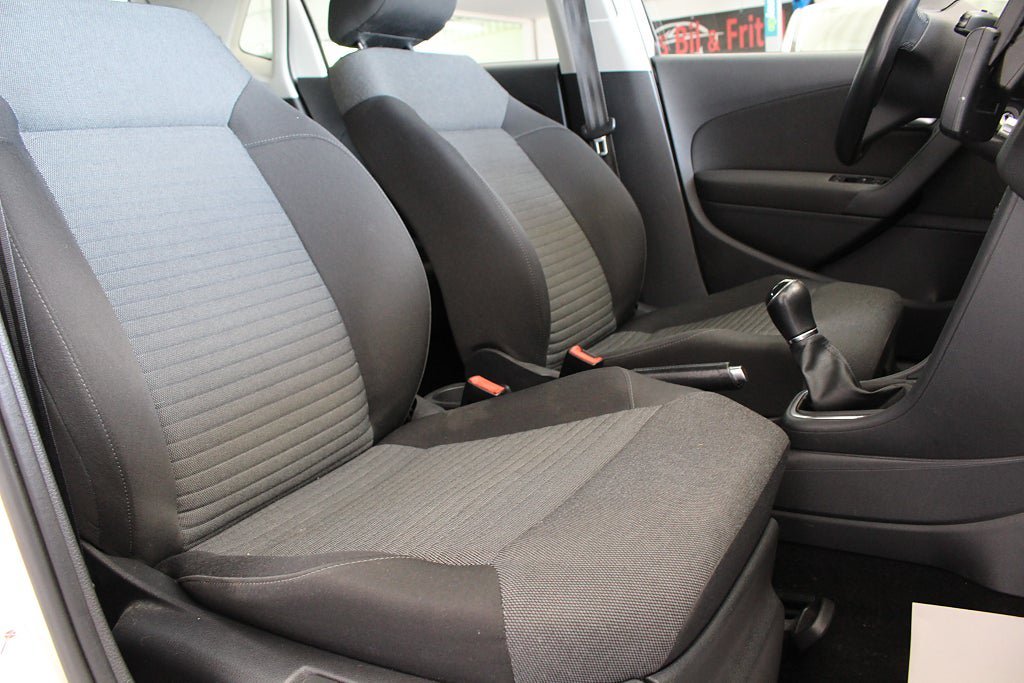 Vehicle Image 15