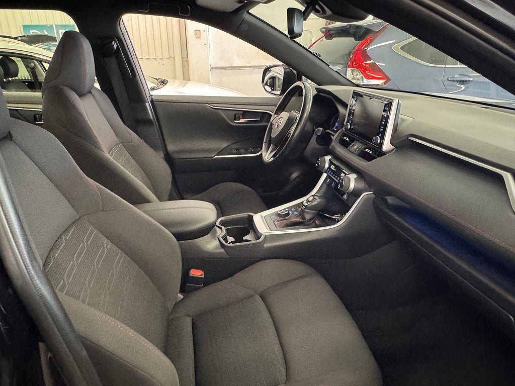 Vehicle Image 17