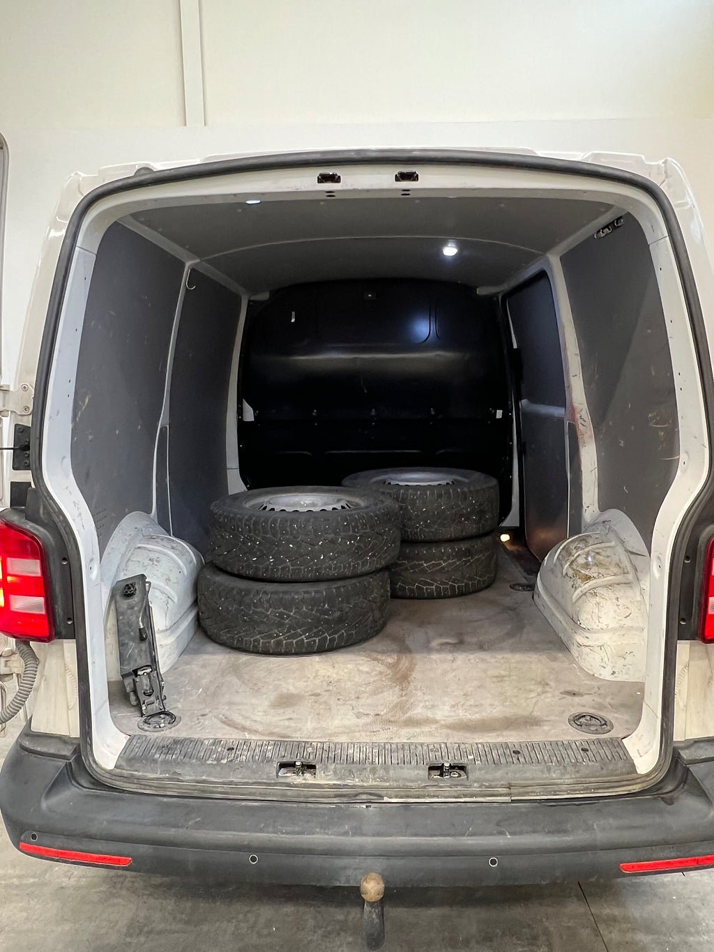 Vehicle Image 7