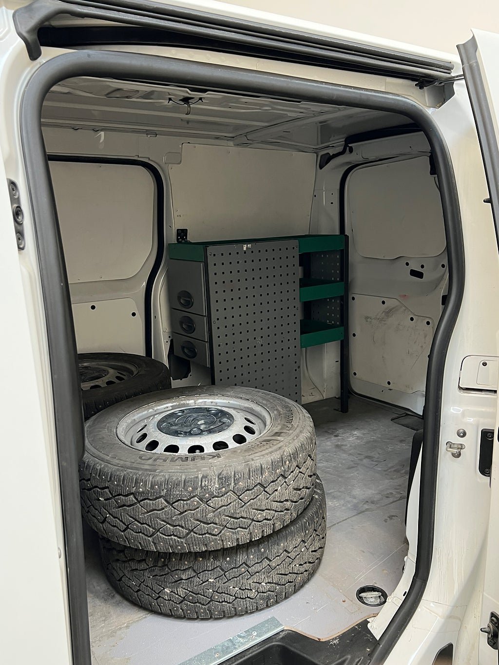 Vehicle Image 12