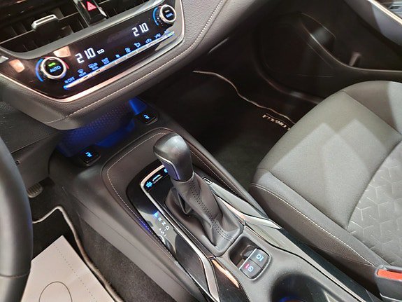 Vehicle Image 11