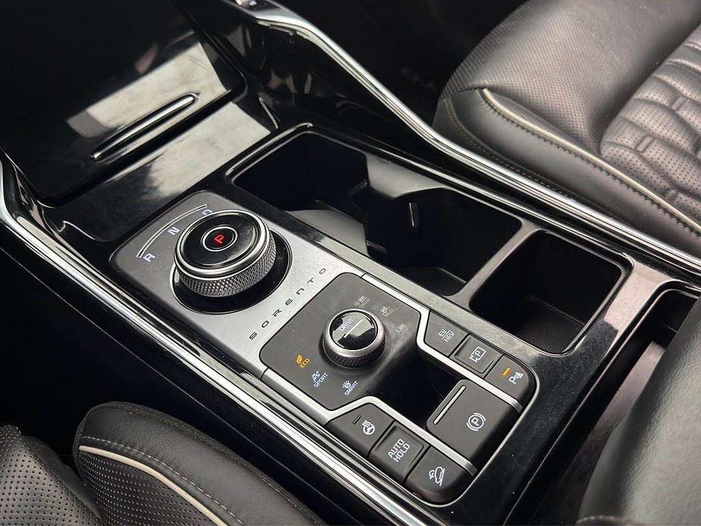 Vehicle Image 26