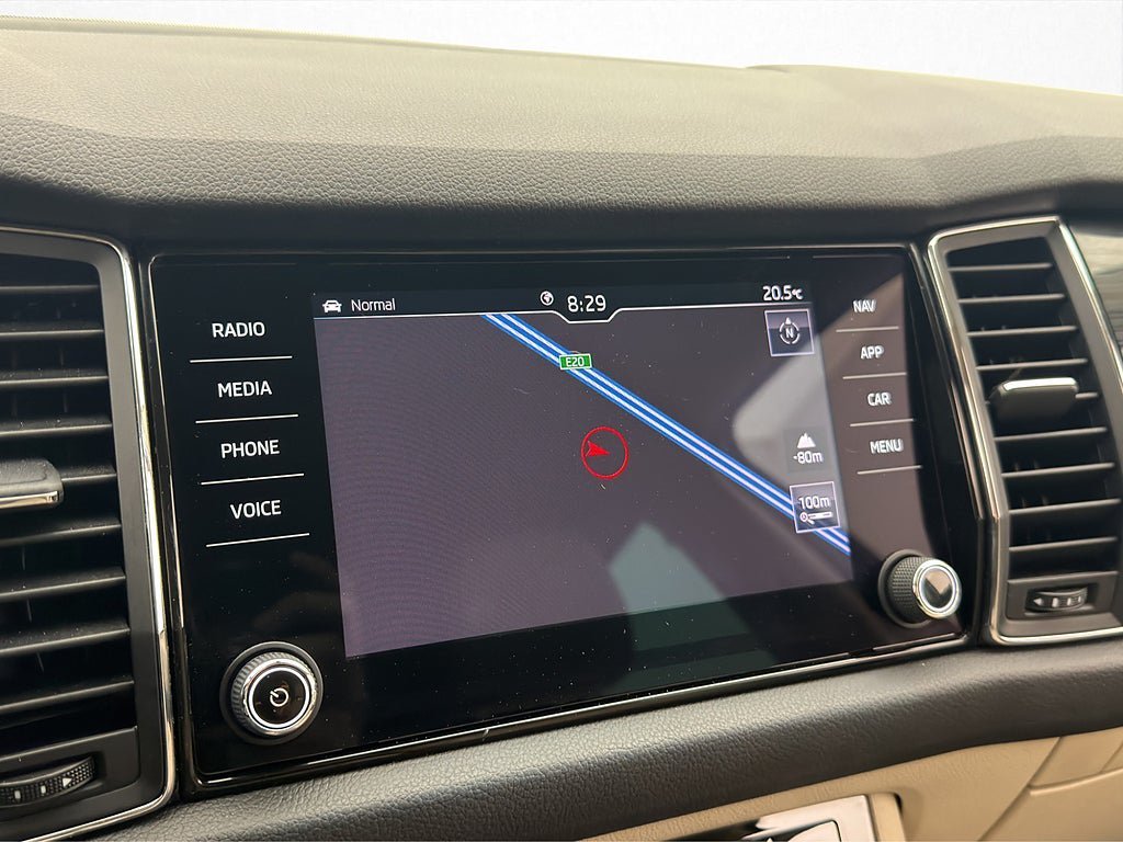 Vehicle Image 21