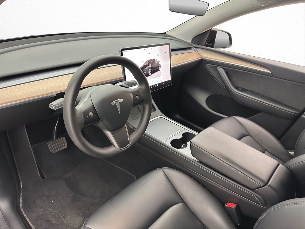 Vehicle Image 16