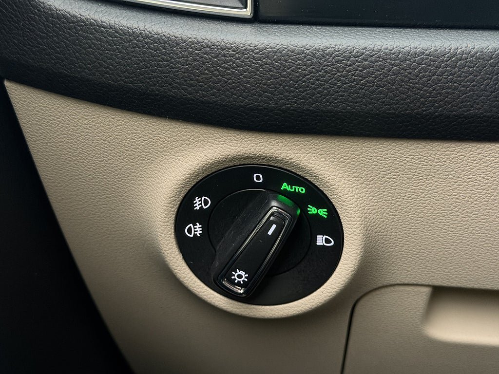 Vehicle Image 29